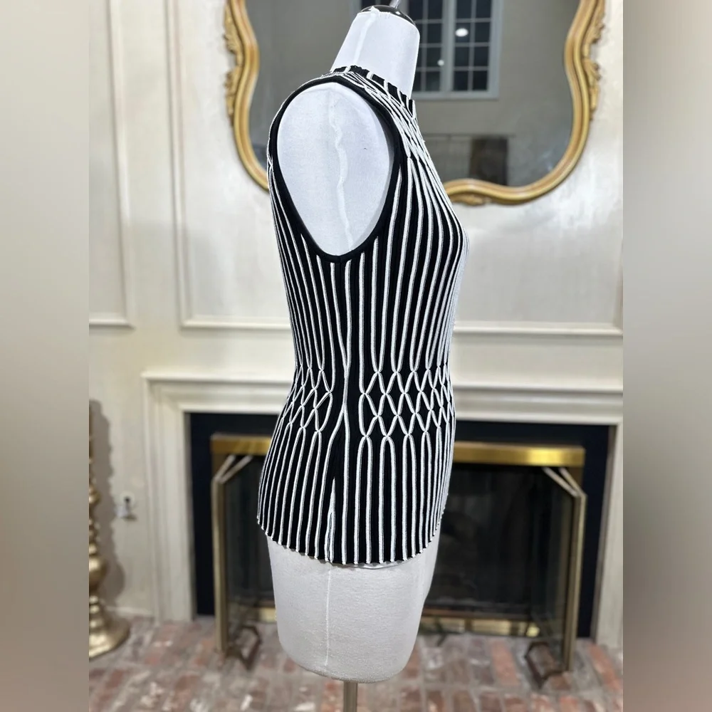 White House Black Market Graphic Knit Tank L Black White Mod Minimalist Office - Picture 6 of 8